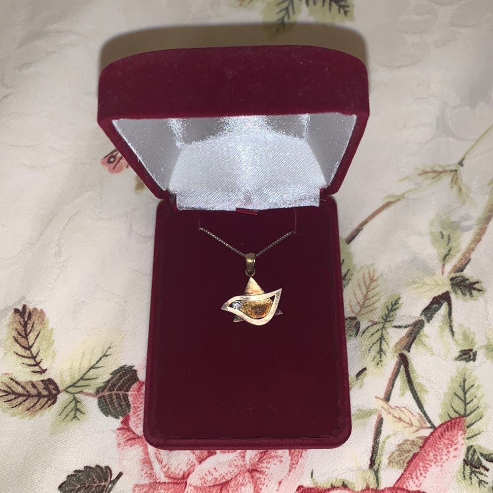 DOVE WITH DIAMOND NECKLACE